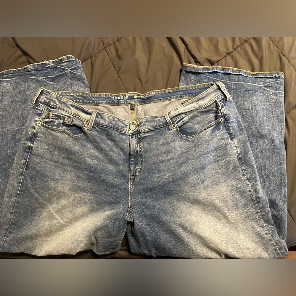 TORRID Wide Legged Jeans - 24W - Tall - Distressed Denim